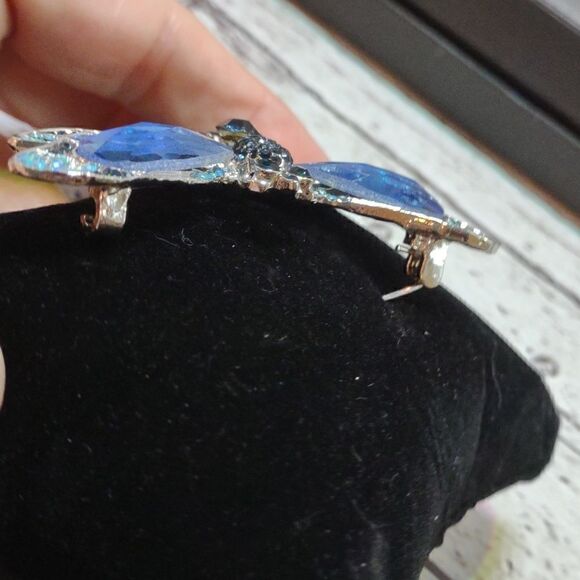 Dragonfly Brooch. P1 - Picture 2 of 4